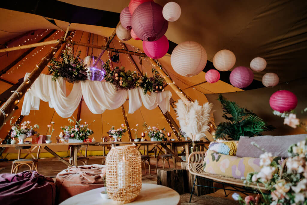 Top table hanging display by Sarah at Plume Floristry